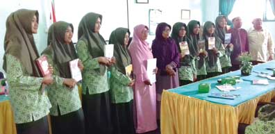 Semangat Santriwati Babussalam Jadi Penulis